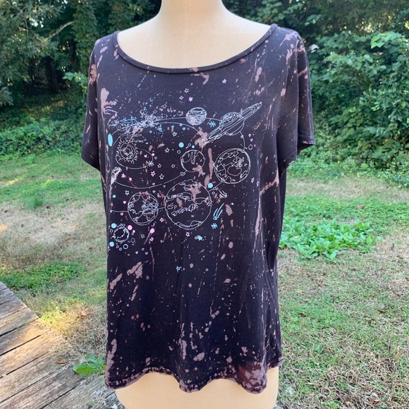 Splatter Bleached Outer Space Graphic Tee - Picture 3 of 4